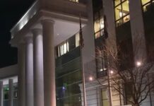 El hombre armado disparó a una ventana del máximo tribunal de Colorado y entró a las instalaciones, donde encaró a un guardia de seguridad desarmado y le exigió a punta de pistola que le dejara acceder a otras partes del edificio.