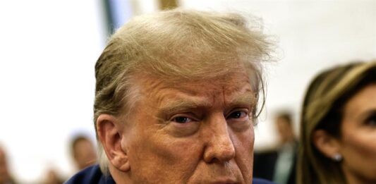 En este juicio Trump tendrá que responder a unas acusaciones de difamar a Carroll cuando aseguró, en 2019, que no conocía a la escritora.