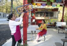 Latinos afrontan sus miedos en un barrio de Texas señalado como "imán de indocumentados" Yelva Cortés
