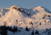Buscan a posibles víctimas de una avalancha en una estación de esquí de California avalancha