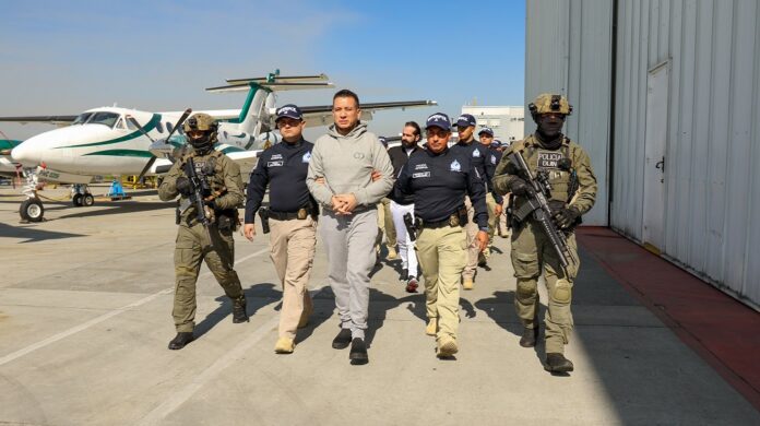 extradita a EE.UU. al narcotraficante ecuatoriano 'Gato Farfán'1 extradita a EE.UU. al narcotraficante ecuatoriano 'Gato Farfán'1