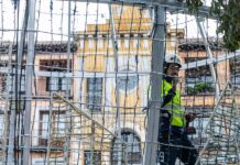 Baja a 202.000 la cifra semanal de solicitudes de subsidio por desempleo El porcentaje de personas desempleadas con prestación en esa semana fue del 1,2 % de la población activa, una disminución de un décimo desde la anterior.