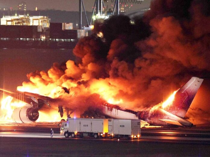 Accidente aviòn Las autoridades no informaron de la identidad de las víctimas que viajaban en la aeronave, una Bombardier Challenger 600 que había despegado de Ohio.
