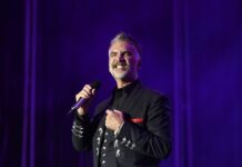 Alejandro Fernández llena Santo Domingo de música y de todo el color de México Alejandro Fernández llenó el concierto que ofreció en Santo Domingo con rancheras baladas y pop.