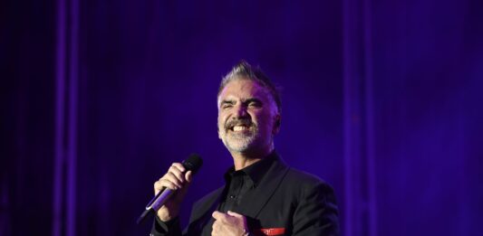 Alejandro Fernández llenó el concierto que ofreció en Santo Domingo con rancheras baladas y pop.
