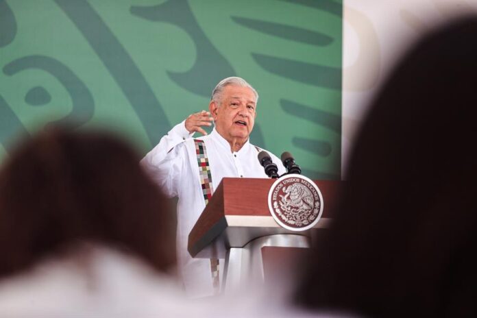 Andrés Manuel López Obrador, (2) Andrés Manuel López Obrador, (2)
