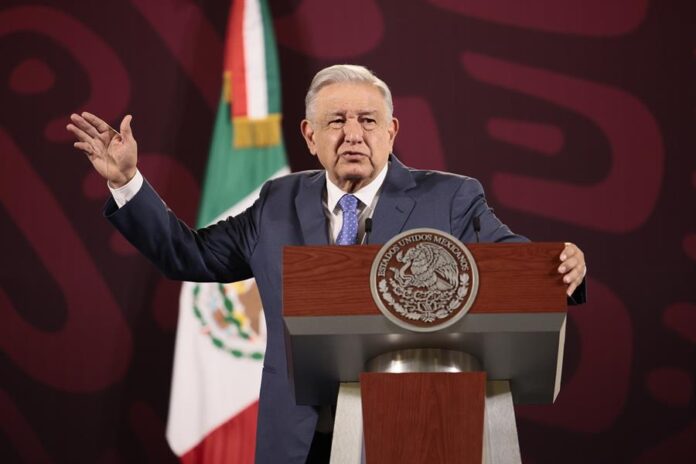 Andrés Manuel López Obrador (3) Andrés Manuel López Obrador (3)