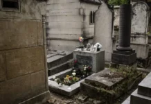 Las tensiones sobre el histórico cementerio encuentran sus raíces justo allí, un espacio pavimentado donde, entre 1911 y 1958, se enterraron vecinos de una comunidad afroamericana.