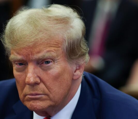 Antes de comenzar el juicio, Engoron ya dictaminó de manera sumaria que Trump y los otros acusados, entre ellos Weisselberg, y sus hijos Donald Jr. y Eric, eran responsables de fraude.