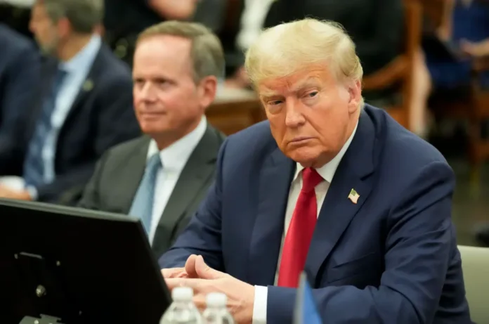 El magistrado Arthur Engoron limitó también la capacidad del exmandatario de hacer negocios en el estado durante los próximos. Se espera que Trump recurra la decisión.