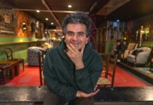 "Escuchar profundamente", la máxima de Helado Negro con 'Phasor', su nuevo disco bilingüe El artista estadounidense de raíces ecuatorianas Roberto Carlos Lange
