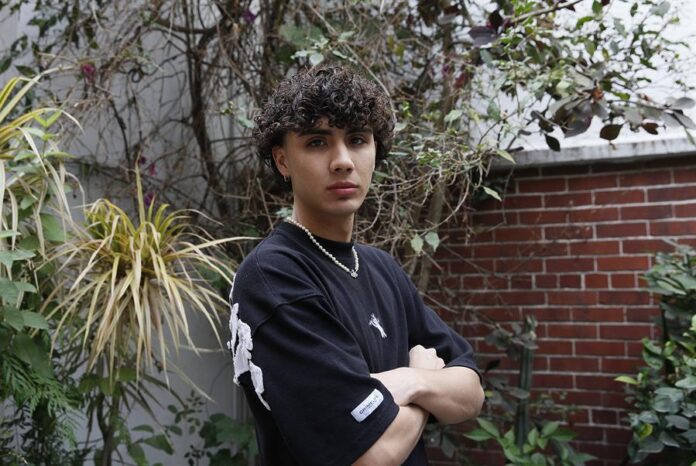El artista mexicano DannyLux