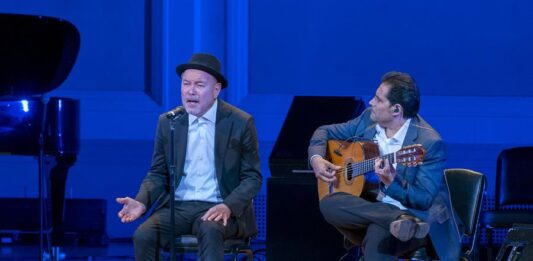 El espíritu del guitarrista Paco de Lucía se adueñó este martes de Nueva York al cumplirse diez años de su muerte