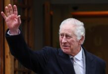 Carlos III tuvo su primera audiencia presencial con Sunak desde el diagnóstico de cáncer El monarca, de 75 años, y el jefe de Gobierno conservador tuvieron la audiencia en la tarde del miércoles en el palacio de Buckingham, residencia de la familia real británica.