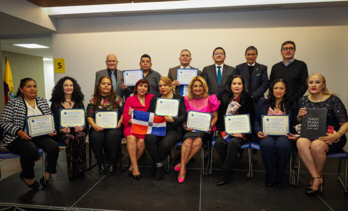 La ceremonia anual 2024 se realizó el viernes 16 de febrero en el Consulado General de Ecuador en Nueva York, con asistencia de líderes y activistas culturales y comunitarios de diferentes países de América Latina.