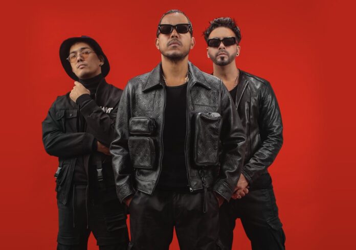 Integrantes de la banda dominicana Ilegales.