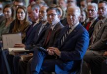 Cuando lo sagrado y lo político se unen: Biden se encomienda a la iglesia afroamericana