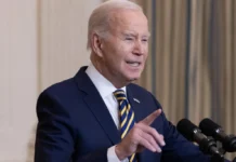 Además, dijo que estaba estudiando "diferentes opciones" para castigar al Kremlin por la muerte de Navalni, pero no detalló si Washington impondrá más sanciones sobre la economía rusa.
