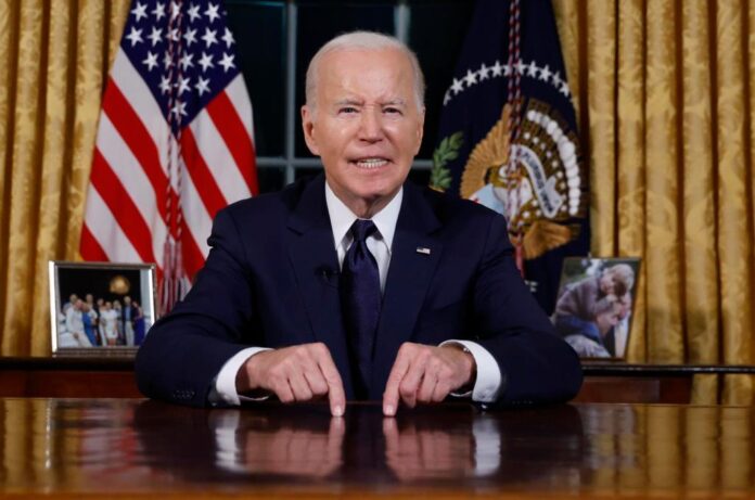 Joe Biden evaluando muerte de Alexéi Navalni efe Biden fue preguntado sobre si anunciará sanciones en respuesta a la muerte de Navalni, de la que EE.UU. responsabiliza a Rusia, ante lo que el mandatario respondió: