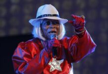 La carismática artista cubana Juana Bacallao muere a los 98 años en La Habana Juana Bacallao murió este sábado a los 98 años en un hospital de La Habana.