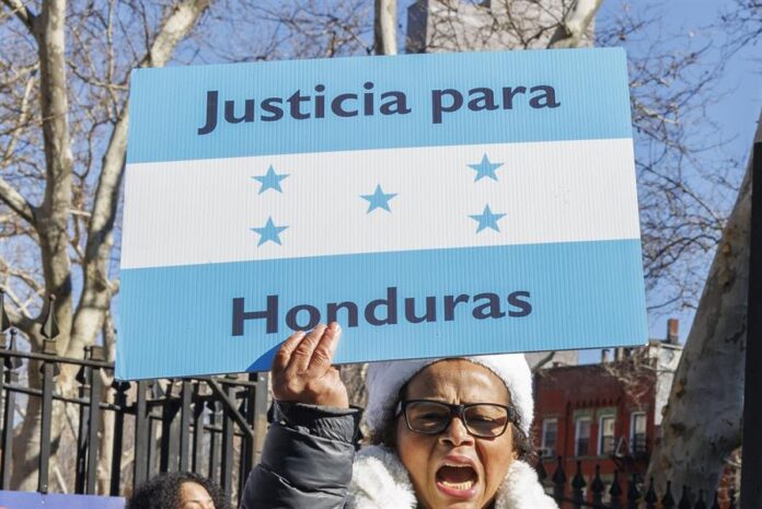 El juicio por narcotráfico contra el expresidente de Honduras, Juan Orlndo Hernández continuó hoy en Nueva York.