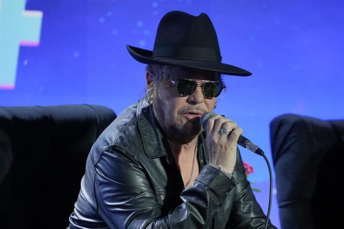 Maná efe El líder de la banda, Maná, Fher Olvera, explicó que el artista madrileño interpretará la mítica canción de la banda ‘Vivir sin aire’.
