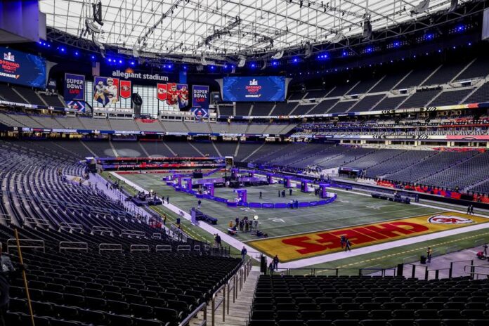 Super Bowl La fiebre del Super Bowl LVIII, que enfrentará a los 49ers de San Francisco con los Kansas City Chiefs, cuenta cada vez con más aficionados de esta comunidad, que en Estados Unidos está cercana a los 64 millones de personas.