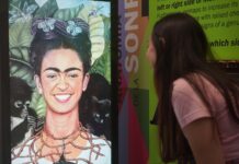 De hecho, el museo cuenta con un gran mural que da fe de esta teoríam, y en el que los visitantes pueden escribir en una nota todas las cosas que creen que les aportan alegría o felicidad.