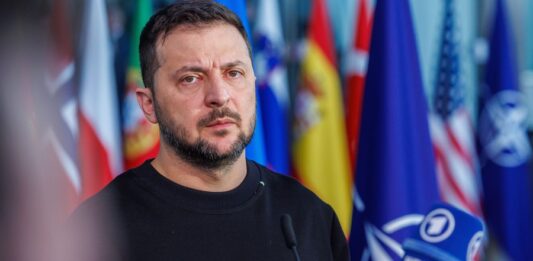 “Si el señor Trump viene, estoy dispuesto incluso a ir con él a la línea del frente”, dijo Zelenski.