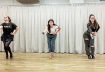 actores durante el ensayo del icónico musical 'La llamada', (2)