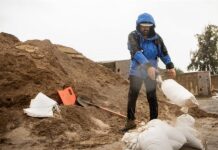 evacuación en California ante la amenaza de inundaciones
