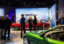 exhibition 'Bond in Motion' (2)