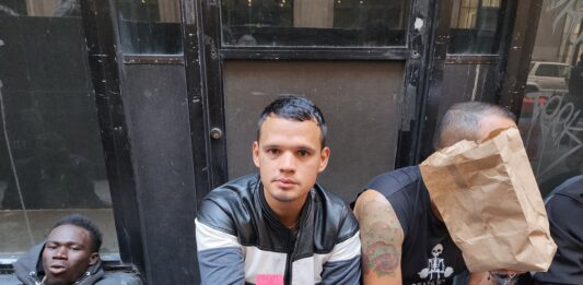 Nueva York se enfrenta desde hace casi ya dos años a una crisis de asilo por la gran cantidad de personas que llegan cada día.