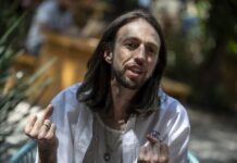 El artista colombiano Esteman