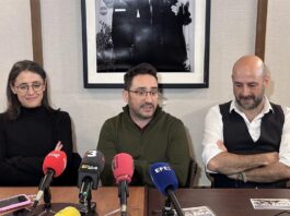 El director de la película 'La sociedad de la nieve', el cineasta español Juan Antonio Bayona