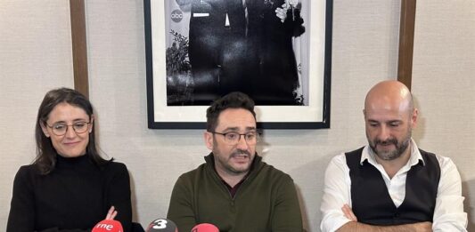El director de la película 'La sociedad de la nieve', el cineasta español Juan Antonio Bayona