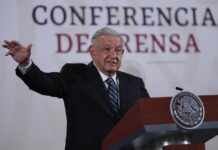 Lòpez Obrador avisa de que no aceptará a deportados por la ley "draconiana" de Texas El gobernante mexicano se refirió a la ley SB4, una de las medidas antiinmigrantes más drásticas en la historia de Estados Unidos