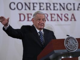 Lòpez Obrador avisa de que no aceptará a deportados por la ley "draconiana" de Texas El gobernante mexicano se refirió a la ley SB4, una de las medidas antiinmigrantes más drásticas en la historia de Estados Unidos