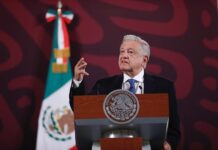 El presidente de México, Andrés Manuel López Obrador, habla durante una rueda de prensa este miércoles, en Palacio Nacional de la Ciudad de México.