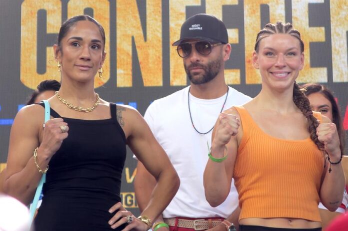 La boxeadora puertorriqueña Amanda Serrano (i) y la alemana Nina Meinke (2)