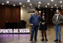 Directores de cine argentinos denuncian la ofensiva de Milei contra la cultura Los cineastas Alexander Cabeza Trigg (d-director de El Canto de los Años Nuevos), Yaela Gottlieb (directora de ¿Dónde está Marie Anne) y Mariano Llinás (i- director de Retrato de Mondongo),