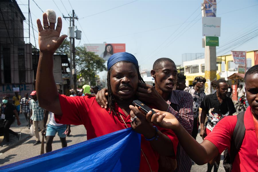 Manifestantes protestan contra el primer ministro de Haití, Ariel Henry
