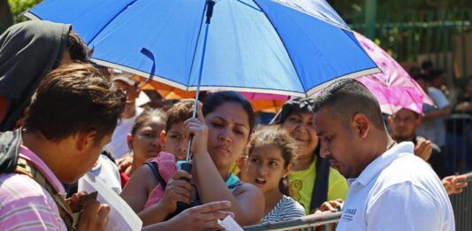 La ley permite a la Policía detener y expulsar a migrantes sospechosos de ingresar de forma irregular a Estados Unidos.