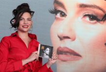 La española Natalia Jiménez dice que la música mexicana y el mariachi le dieron "la vida” “Siempre he pensado que a mí el pop me quedaba un poquito chico y ya cuando salgo con mariachi, salgo así con mi traje, salgo con la gran música, el mariachi todo".