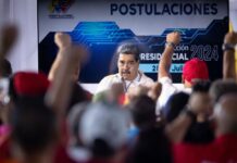Maduro tilda a opositores como "piezas en el juego" de EE.UU. para "apoderarse de Venezuela" Nicolás Maduro