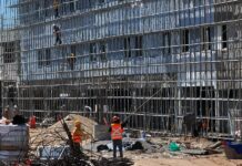 El auge del 'nearshoring' agudiza la crisis de vivienda en la frontera norte de México trabajadores