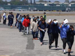 EE.UU. y México han deportado más de 20.000 guatemaltecos en lo que va de 2024 Personas llegan deportadas de Estados Unidos este jueves al aeropuerto de Ciudad de Guatemala