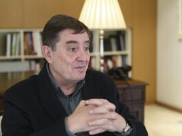 Poeta Luis García Montero.