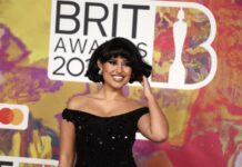 Este fue el primer premio otorgado en el comienzo de la ceremonia de los Brit Awards.