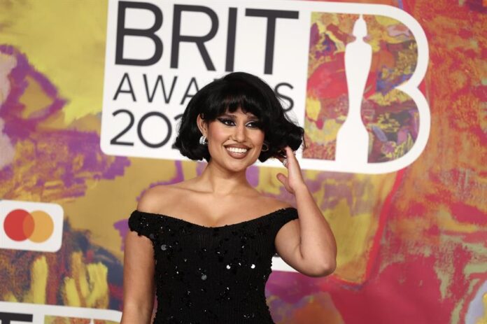 Este fue el primer premio otorgado en el comienzo de la ceremonia de los Brit Awards.